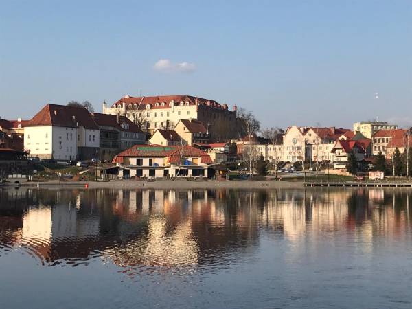 Widok na Zamek od strony jez.Ryńskiego