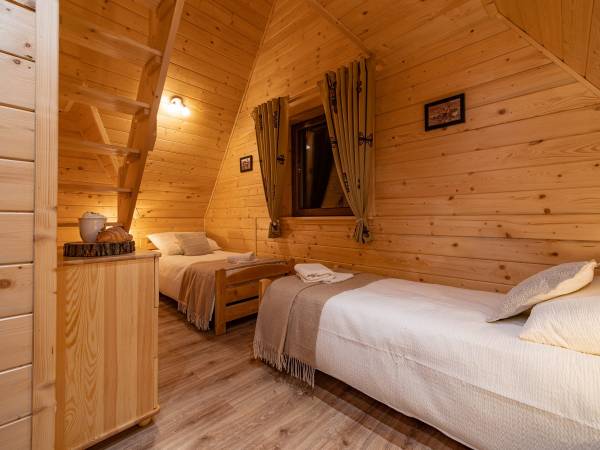 Sypialnia z dwoma łóżkami pojedynczymi