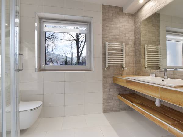 łazienka pokoju 3 osobowego nr 1