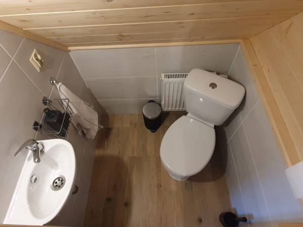 Mała toaleta na piętrze