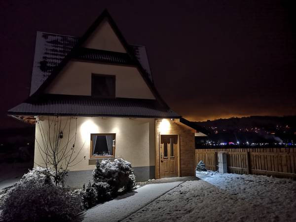 Domek w zimowej odsłonie