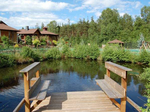 Pokoje i domki przy Leśniczówce