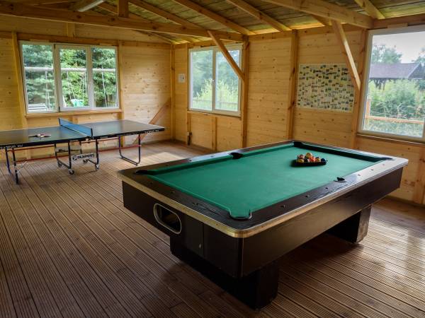 Pokoje i domki przy Leśniczówce