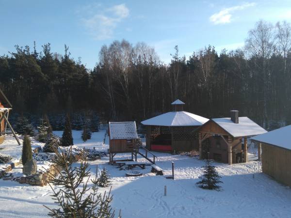 Pokoje i domki przy Leśniczówce