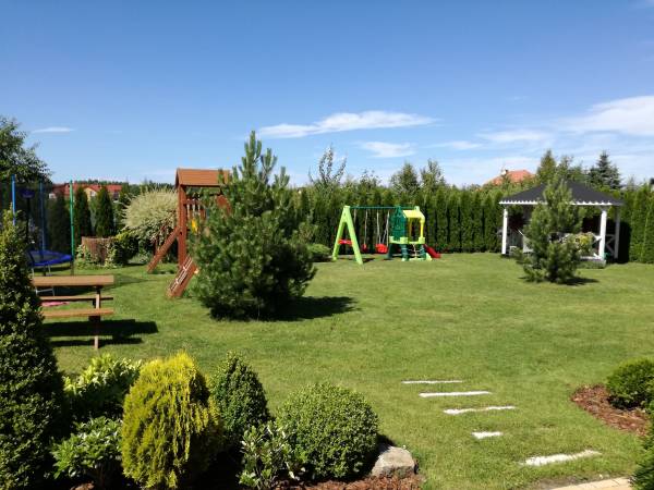 ogród i plac zabaw