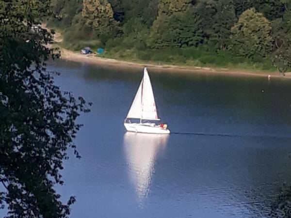 300 m do wypożyczalni żaglówek