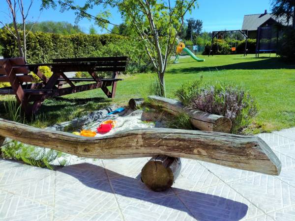 taras i piaskownica z morskim piaskiem