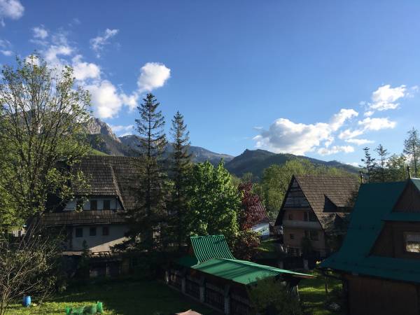 Widok 1 z balkonu na Giewont