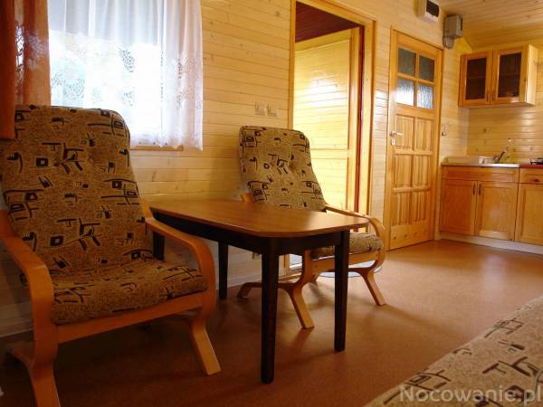 Pokój z aneksem kuchennym