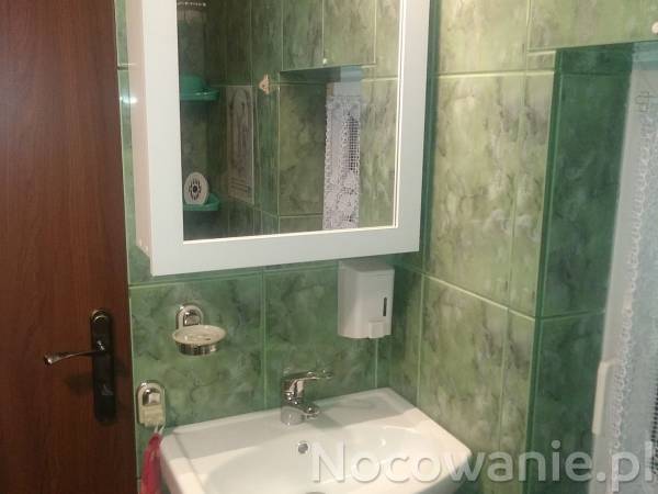 POKÓJ Z TARASEM - ŁAZIENKA