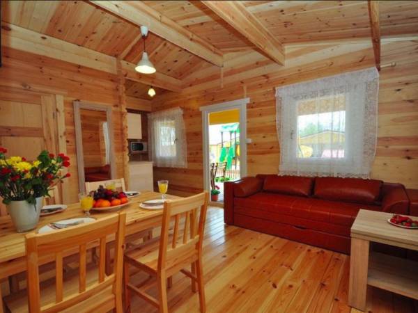 Stacja Lato - domki tylko dla rodzin z dziećmi