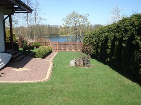 Domek 1-ogród(widok na jezioro)