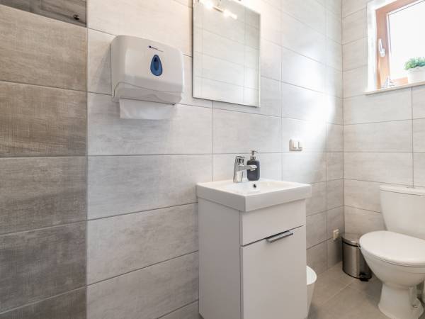 łazienka ogólna z pralką