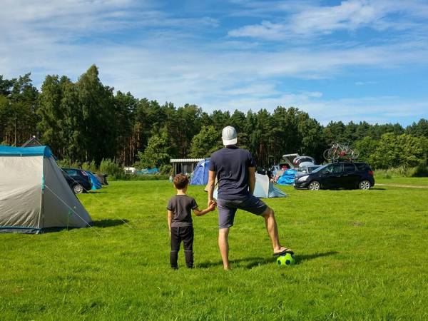 w piłkę też jest gdzie pograć