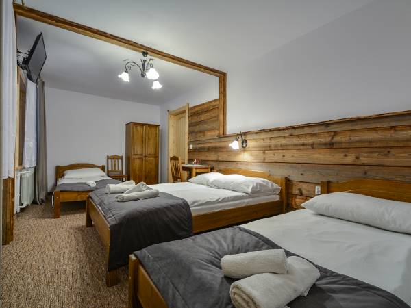 Pokój 4 osobowy z łazienką 