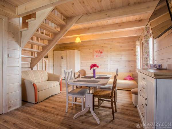 salon w domku letniskowym