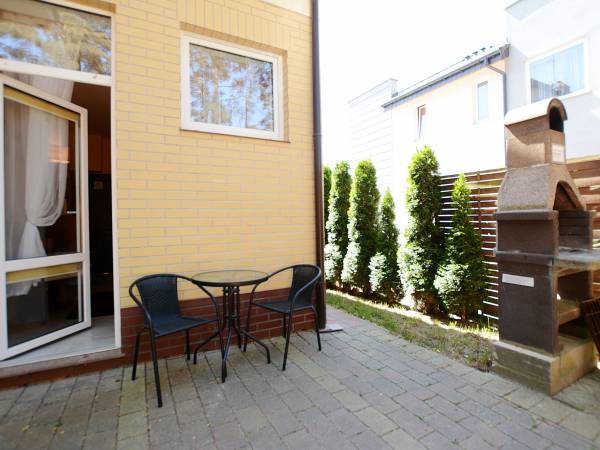 stolik z krzesełkami do pokoju nr 5