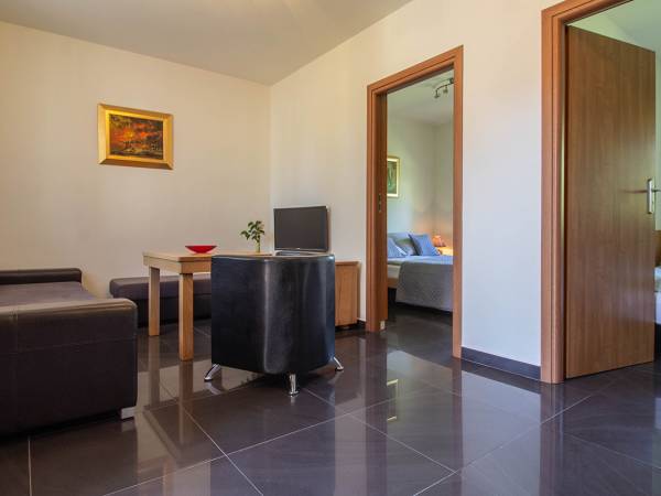 Salon bungalowy 9-17