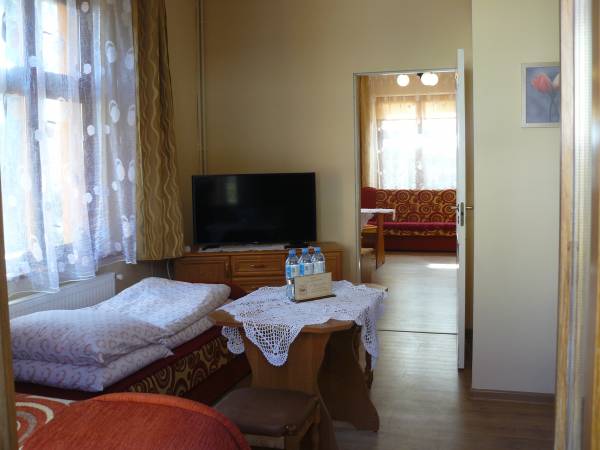 Pokój 4 osobowy typu studio