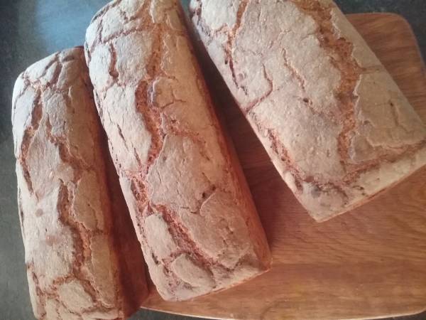 razowiec z własnego wypieku