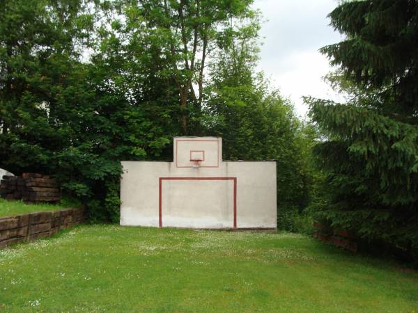 ściana do koszykówki