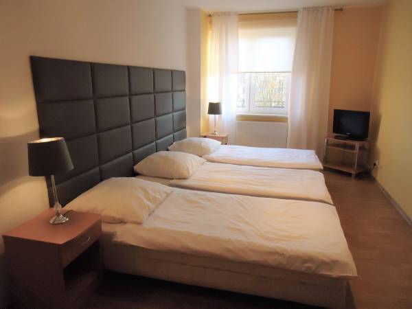 Pokój 3 os z łazienką przy pokoju 