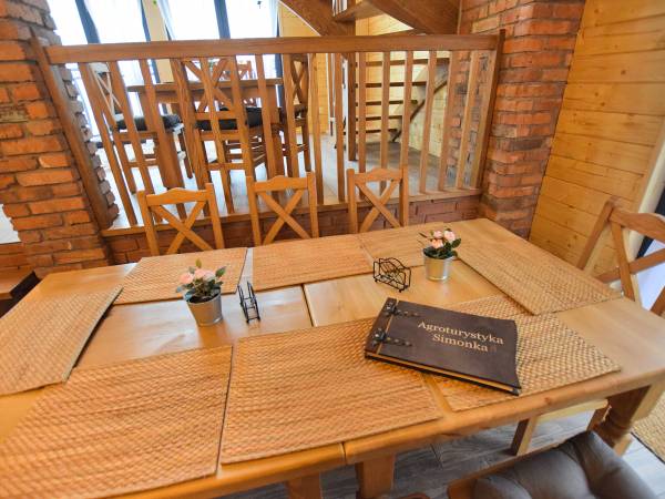 stodoła jadalnia w salinie dwupoziomowym