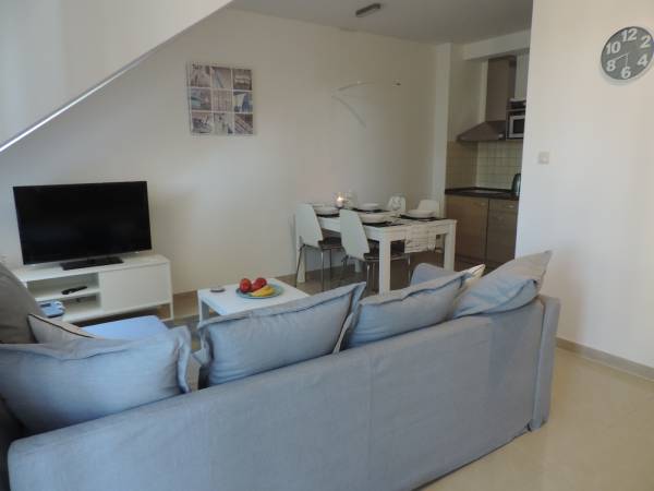 Salon z aneksem kuchennym