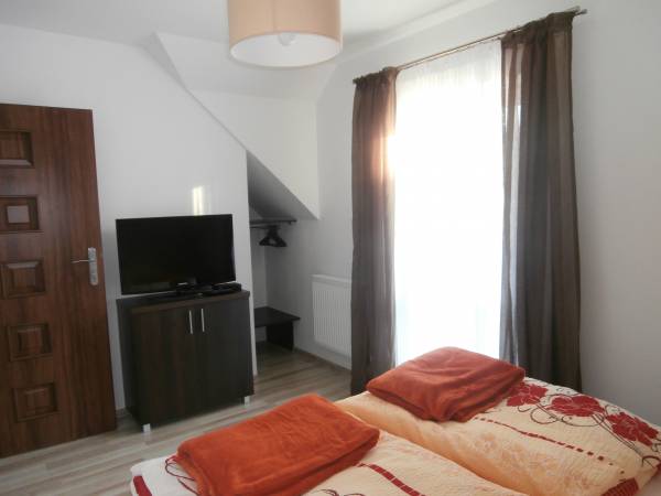 Domek - apartament piętrowy z 2 sypialniami