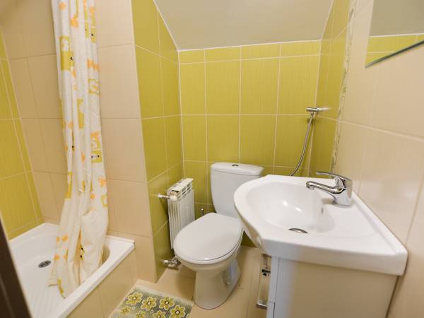 Pokój dwuosobowy - łazienka