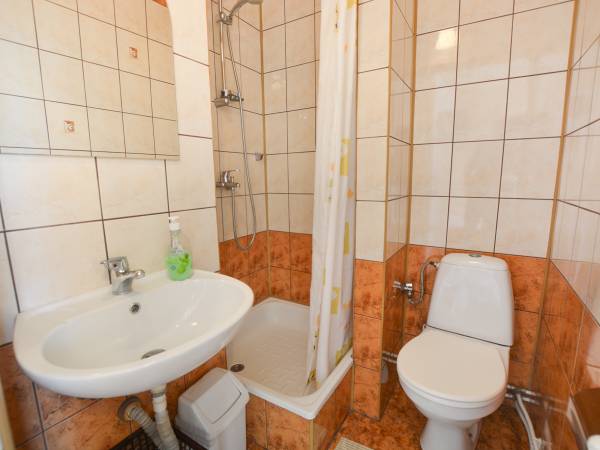 Mieszkanie trzyosobowe - łazienka