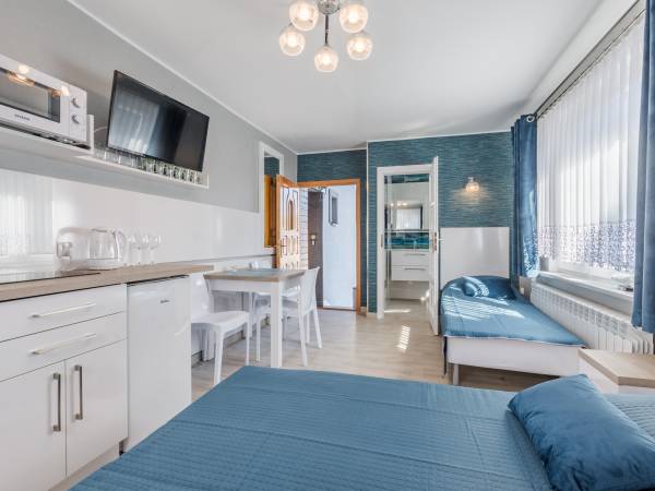 Pokój nr 15 3-os. z aneksem kuchennym