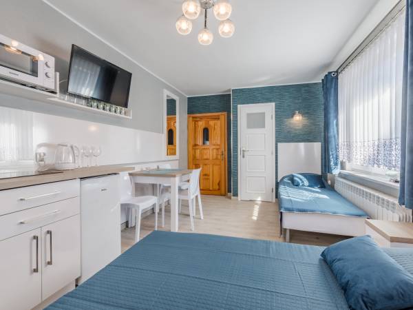 Pokój nr 15 3-os. z aneksem kuchennym