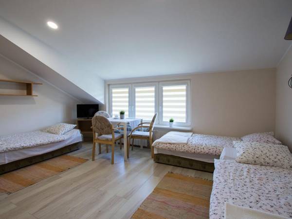 Pokój nr 4 II piętro 3 osobowy