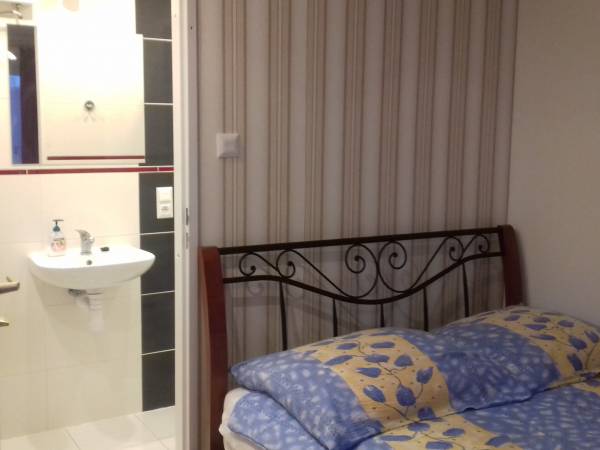 Pokój dwuosobowy z aneksem i balkonem