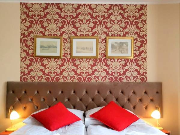 Willa Karmazynowa Przystań