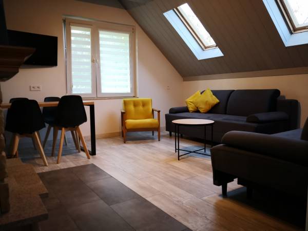 Gajówka - Całoroczne Pokoje i Apartamenty