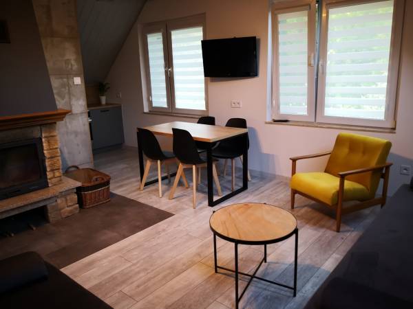 Gajówka - Całoroczne Pokoje i Apartamenty