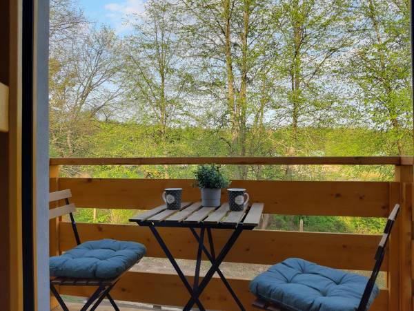 balkon przy sypialni dwuosobowej