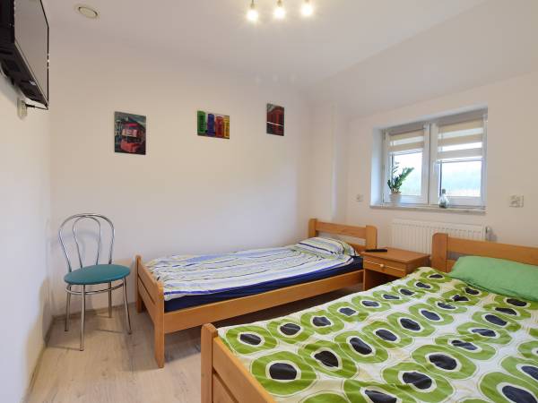 pokój dwuosobowy z łazienką