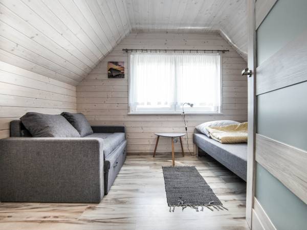 sypialnia 1: sofa i dwa łóżka pojedyncze