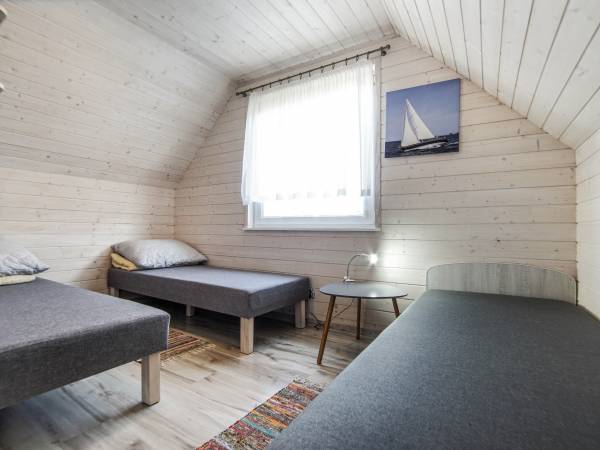 sypialnia 2: 3 łóżka pojedyncze