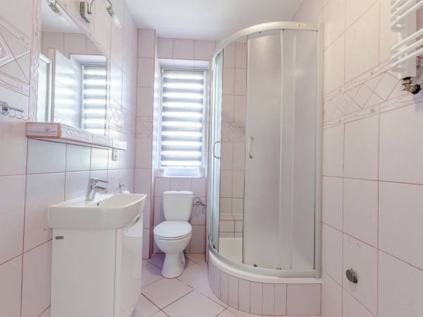 Pokój dwuosobowy III łazienka