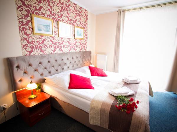 Willa Karmazynowa Przystań