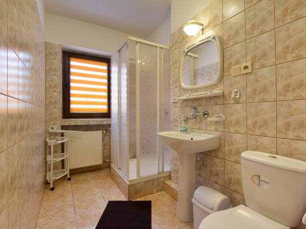 łazienka pok.3osob. z aneksem