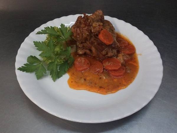 golonko duszone w piwie "po Bawarsku"