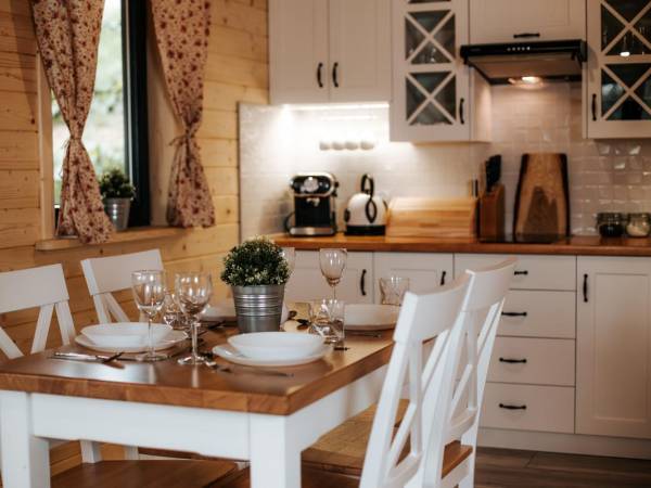 Chaty Skwirutowe Wzgórze - Domki Całoroczne 