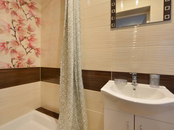 Łazienka w pokoju 3-osobowym