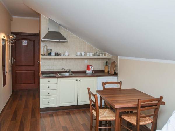 apartament KREMOWY 1-3 os.