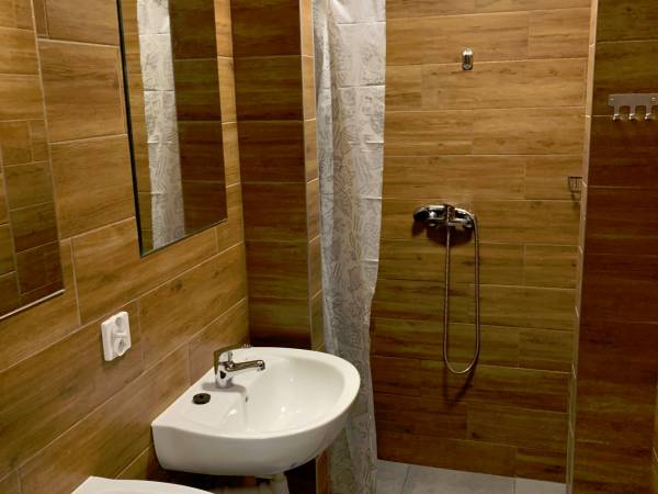 Najtańsze Noclegi Łagiewnicka 16